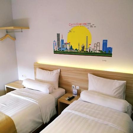 Central Front One Inn Jakarta Airport Rawabokor Dua Extérieur photo